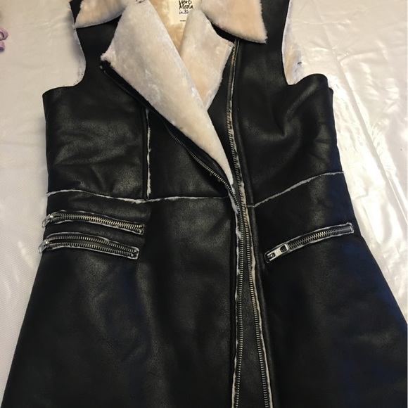 Faux fur vest - Picture 2 of 5